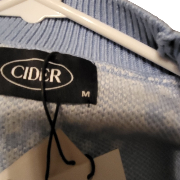 🩷 3/$15 Cider Blue and White Checkered Women's Sweater, Medium, NWT - Picture 2 of 6